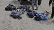 Soupçonnés d'avoir utilisé un lance-roquettes portable pour abattre deux hélicoptères de l'armée, ces 4 militants pro-russes ont été arrêtés par l'armée ukrainienne. Soupçonnés d'avoir utilisé un lance-roquettes portable pour abattre deux hélicoptères de l'armée, ces 4 militants pro-russes ont été arrêtés par l'armée ukrainienne.