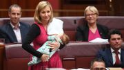 Peut-on allaiter son bébé au travail? Une sénatrice australienne brise le tabou (vidéo) Peut-on allaiter son bébé au travail? Une sénatrice australienne brise le tabou (vidéo)