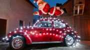 Si le Père Noël se déplaçait en Coccinelle, elle ressemblerait sans doute à ceci. Si le Père Noël se déplaçait en Coccinelle, elle ressemblerait sans doute à ceci.