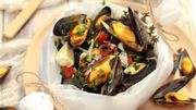 Recette : papillotes de moules de bouchot et sa sauce vierge Recette : papillotes de moules de bouchot et sa sauce vierge