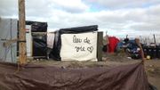 Démantèlement de la Jungle de Calais: jets de pierre, gaz et incendies Démantèlement de la Jungle de Calais: jets de pierre, gaz et incendies