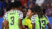Le sélectionneur du Nigeria exaspéré par l'arbitrage après le penalty "polémique" Le sélectionneur du Nigeria exaspéré par l'arbitrage après le penalty "polémique"
