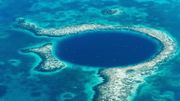 Le Great Blue Hole, image emblématique du Belize. Le Great Blue Hole, image emblématique du Belize.