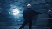Loïc Nottet rend hommage à Michael Jackson et aux années 80 dans son nouveau clip Loïc Nottet rend hommage à Michael Jackson et aux années 80 dans son nouveau clip