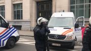 Gilets jaunes à Bruxelles: les autopompes entrent en action boulevard du Régent (photos et vidéos) Gilets jaunes à Bruxelles: les autopompes entrent en action boulevard du Régent (photos et vidéos)