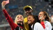Usain Bolt monte sur le podium de l'heptathlon féminin pour immortaliser la performance de Nafi Thiam Usain Bolt monte sur le podium de l'heptathlon féminin pour immortaliser la performance de Nafi Thiam