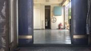 Pecq: un particulier achète une voiture de chemin de fer et l'installe dans son jardin Pecq: un particulier achète une voiture de chemin de fer et l'installe dans son jardin