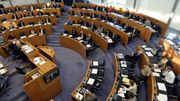 Le cdH ne constitue plus un groupe au Parlement bruxellois et perd de ce fait un certain nombre d' "avantages" Le cdH ne constitue plus un groupe au Parlement bruxellois et perd de ce fait un certain nombre d' "avantages"