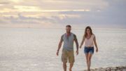 Laetitia Milot et Philippe Bas : leur belle complicité sur le tournage de "Coup de foudre à Bora Bora" Laetitia Milot et Philippe Bas : leur belle complicité sur le tournage de "Coup de foudre à Bora Bora"