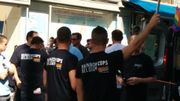 Les Rainbow Cops représentent les LGBT de la police. Les Rainbow Cops représentent les LGBT de la police.