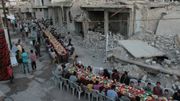 En Syrie, rupture du jeûne au milieu des ruines En Syrie, rupture du jeûne au milieu des ruines
