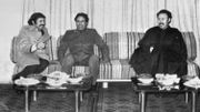 Entretien du président algérien Houari Boumédiene (D) avec le colonel Mouammar el Kadhafi (C), président du Conseil de commandement de la révolution libyenne, en présence du ministre des Affaires étrangères. Le 29 décembre 1975 Entretien du président algérien Houari Boumédiene (D) avec le colonel Mouammar el Kadhafi (C), président du Conseil de commandement de la révolution libyenne, en présence du ministre des Affaires étrangères. Le 29 décembre 1975
