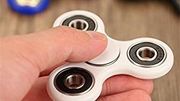 Ca y est, la folie des "hand spinners" a atteint la Belgique: les magasins sont tous en rupture de stock! (vidéo) Ca y est, la folie des "hand spinners" a atteint la Belgique: les magasins sont tous en rupture de stock! (vidéo)