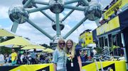 Axel Merckx se souvient évidemment de l'hommage rendu à son paternel il y a un an: "Lors du Grand Départ du Tour à Bruxelles, mes enfants (NDLR: ses deux filles Axana et Athina devant l'Atomium) ont pu constater que leur grand-père est toujours un… phénomène!" Axel Merckx se souvient évidemment de l'hommage rendu à son paternel il y a un an: "Lors du Grand Départ du Tour à Bruxelles, mes enfants (NDLR: ses deux filles Axana et Athina devant l'Atomium) ont pu constater que leur grand-père est toujours un… phénomène!"