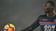 Christian Benteke opéré du genou avec succès Christian Benteke opéré du genou avec succès