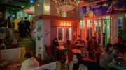 Le "Bar de Pyongyang", oasis de fausse Corée du Nord en plein Séoul Le "Bar de Pyongyang", oasis de fausse Corée du Nord en plein Séoul