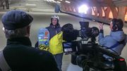 L’équipe de C’est du belge en pleine interview de Denis Colle sur les pistes de Icemountains Snowboard Indoor à Comines : un avant-goût des pistes enneigées de Sochi ! L’équipe de C’est du belge en pleine interview de Denis Colle sur les pistes de Icemountains Snowboard Indoor à Comines : un avant-goût des pistes enneigées de Sochi !