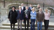 Le gouvernement flamand en 2014, emmené par Geert Bourgeois (N-VA). Le ministre en charge de Bruxelles, Sven Gatz, est au second rang. Le gouvernement flamand en 2014, emmené par Geert Bourgeois (N-VA). Le ministre en charge de Bruxelles, Sven Gatz, est au second rang.