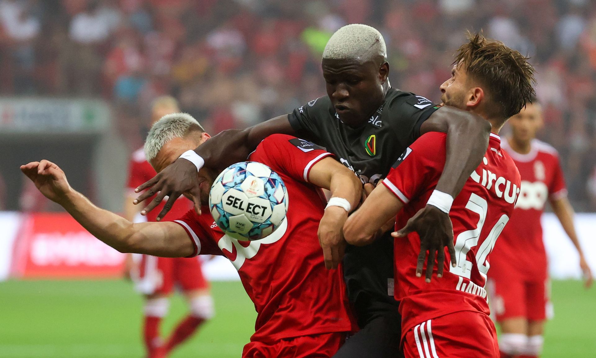 Ostende Makhtar Gueye Sur Le Gril Dans Un Grand Club Je Serai Encore Plus Fort