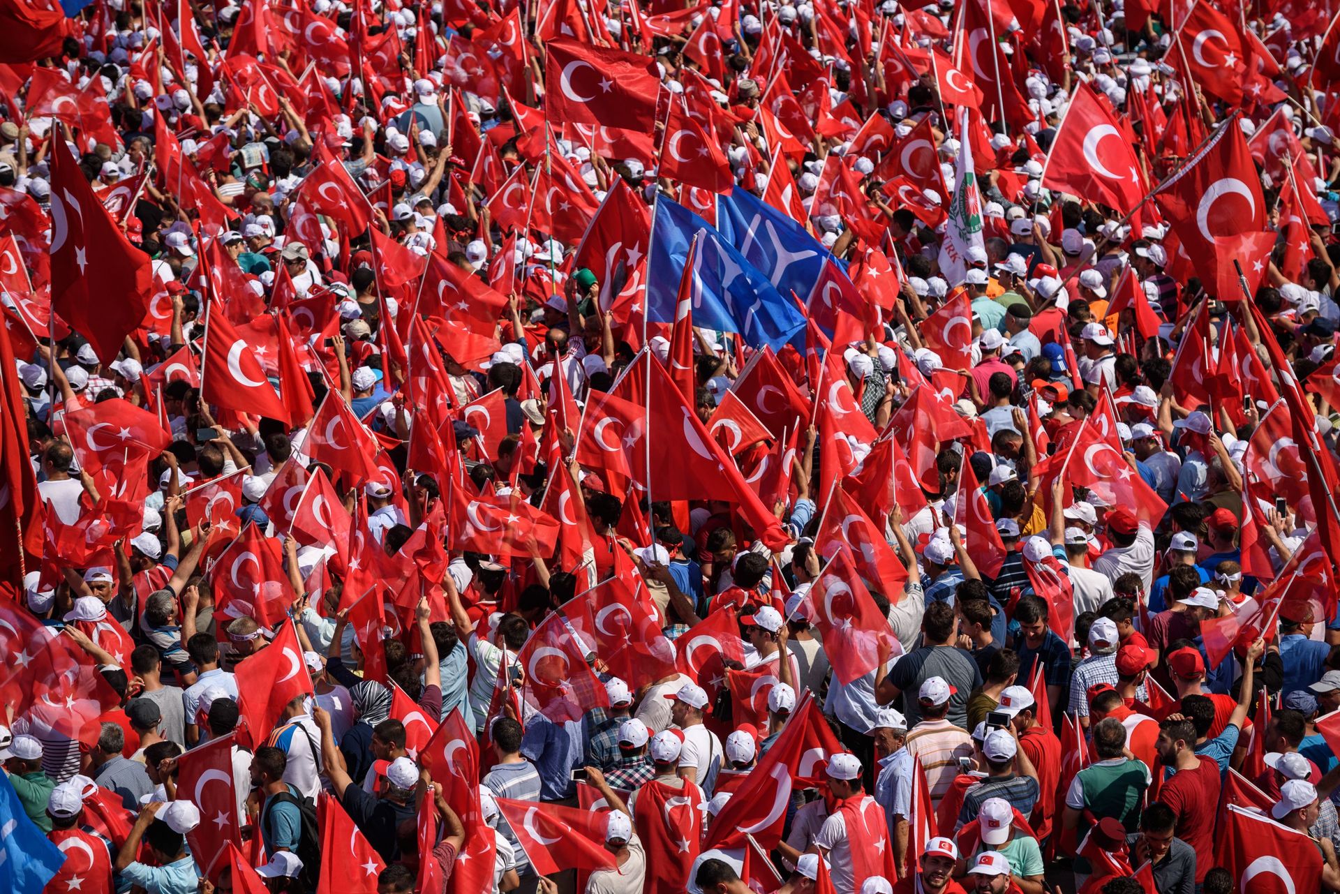 Turquie des centaines de milliers de manifestant se rassemblent suite