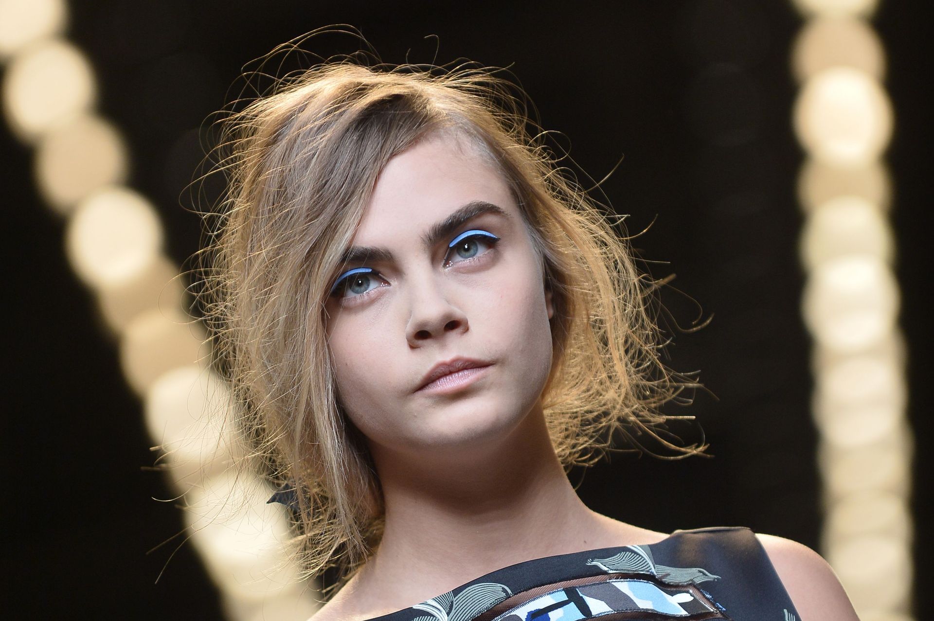 Cara Delevingne Films Et Programmes Tv Le top Cara Delevingne en méchante pour Warner Bros et DC Comics