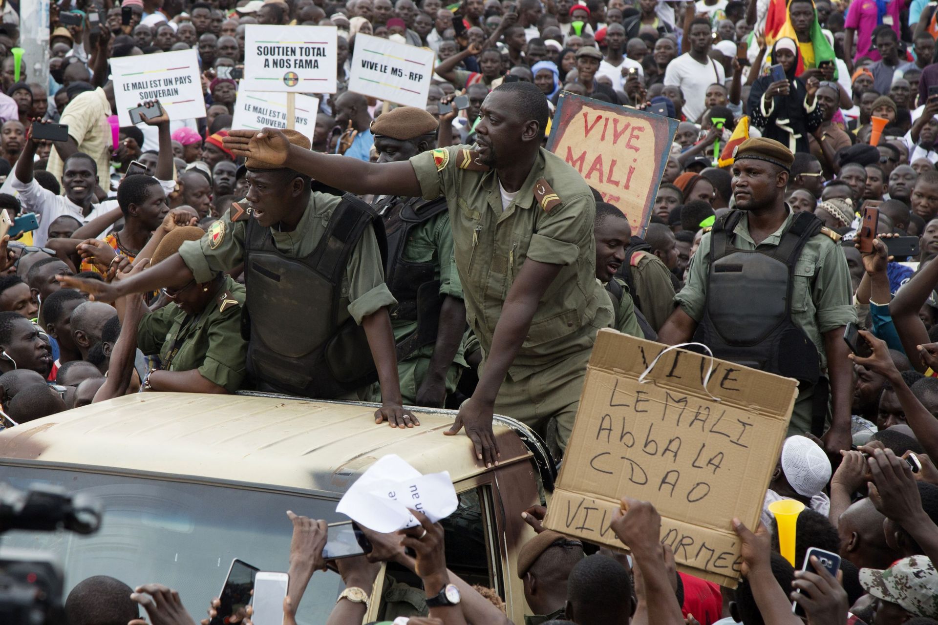 Coup D'Etat Au Mali : Pas D'accord Sur Un Retour Des Civils Au Pouvoir