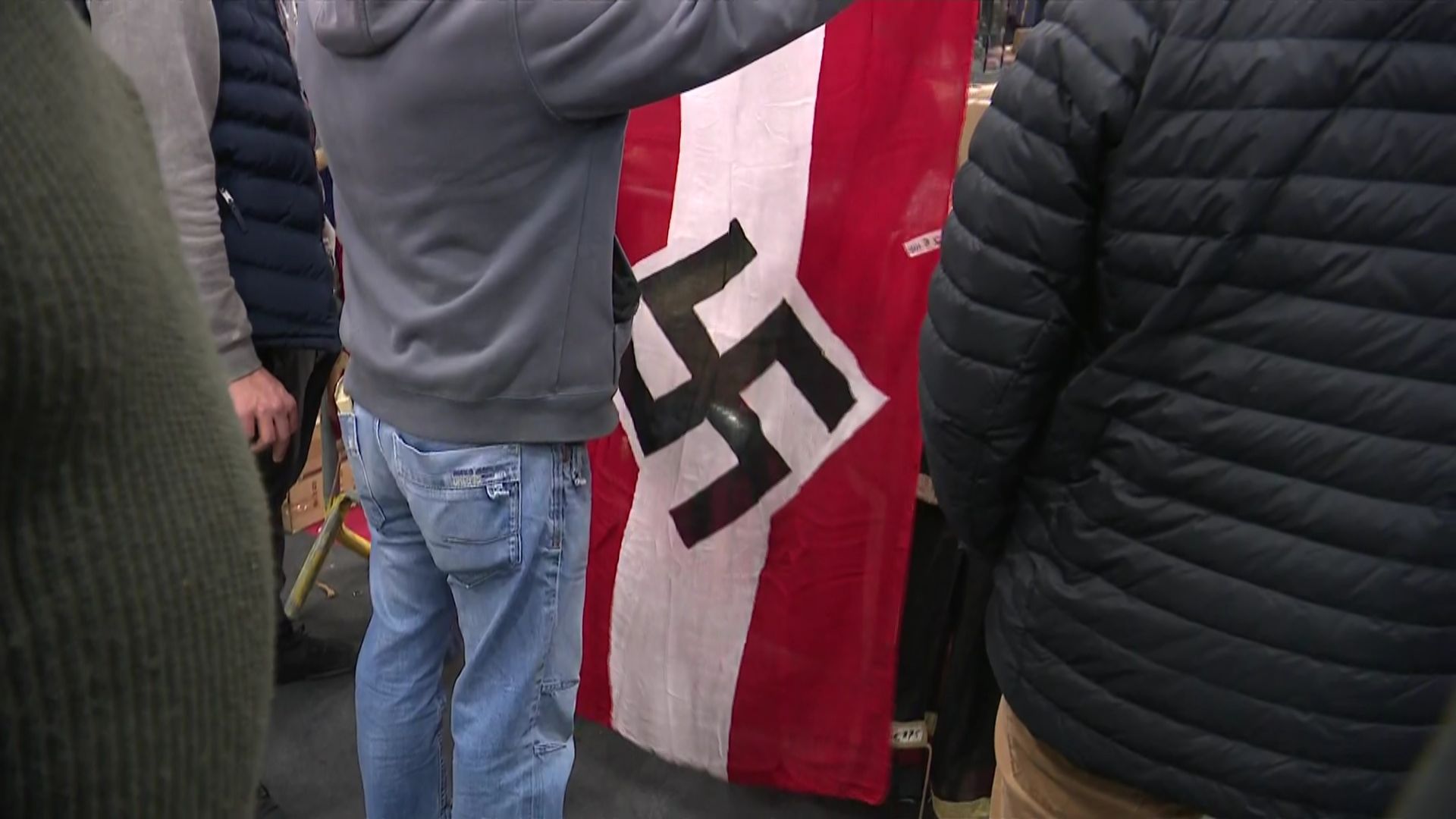 Ciney Des Objets Nazis En Vente A La Bourse Militaire