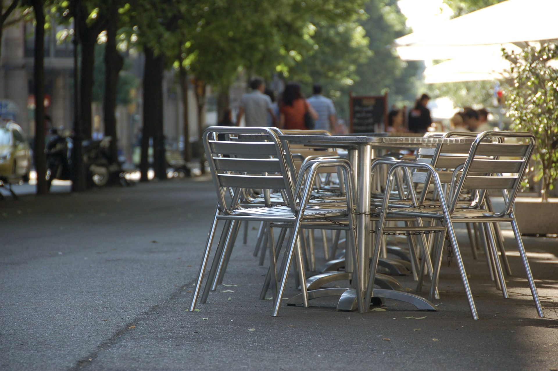 Coronavirus La Catalogne Ferme Ses Bars Et Ses Restaurants Pendant 15 Jours