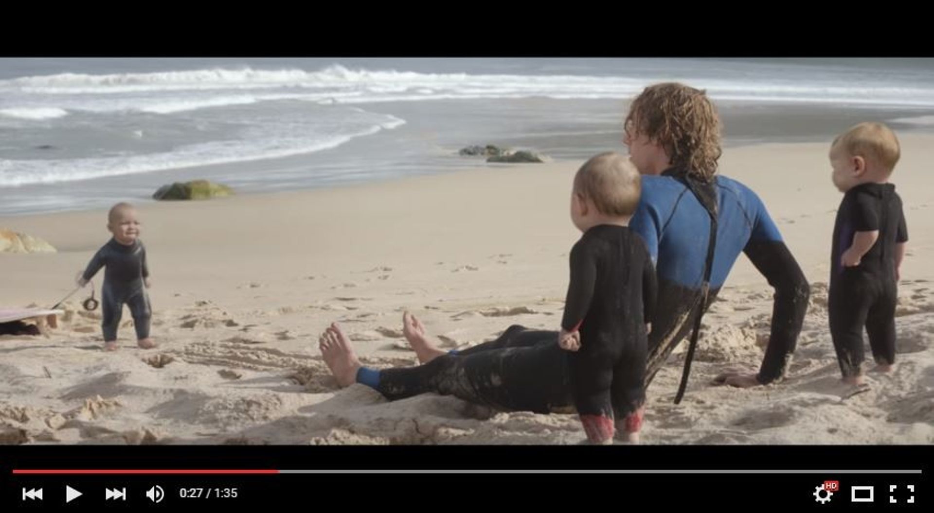 Les Bebes Evian Sont De Retour Dans Une Nouvelle Publicite Les Bebes Evian Sont De Retour Dans Une Nouvelle Publicite