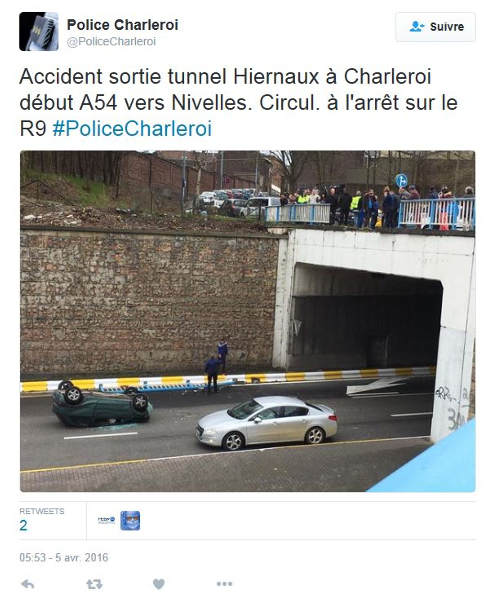 Charleroi une auto défonce les barrières d'un pont et plonge sur l