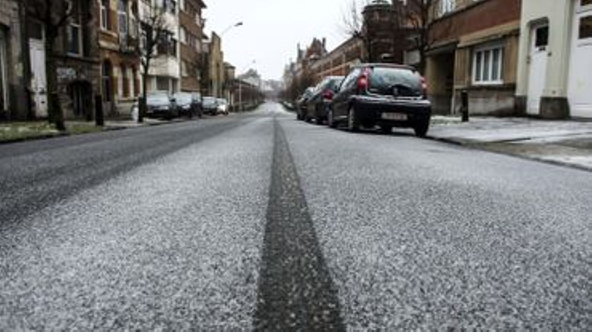 Risque De Chutes De Neige Et Pluie Verglaçante Sur Les Routes En Haute ...