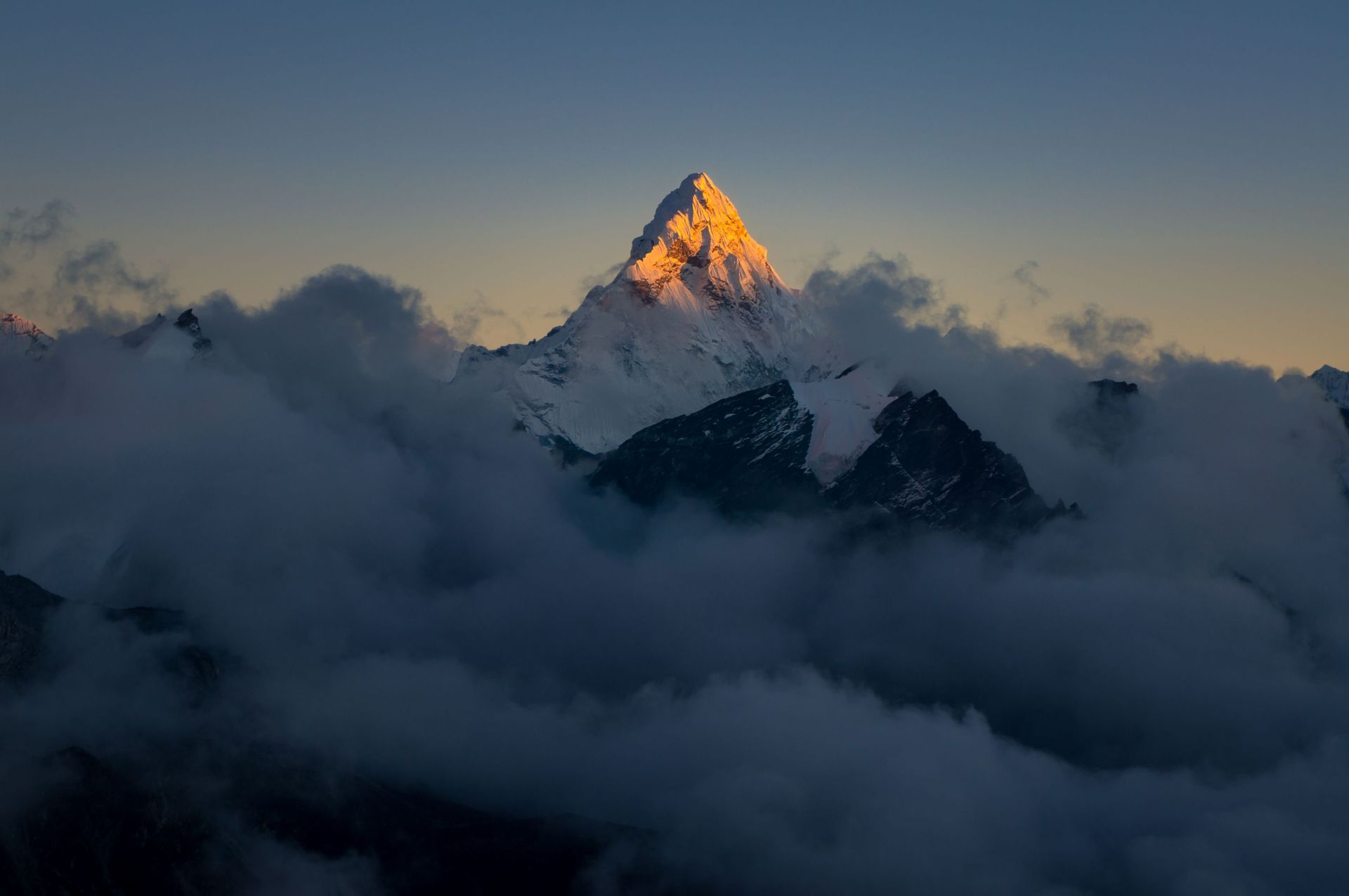 Le Mont Everest prend de la hauteur, son altitude fixée désormais à 8849 mètres