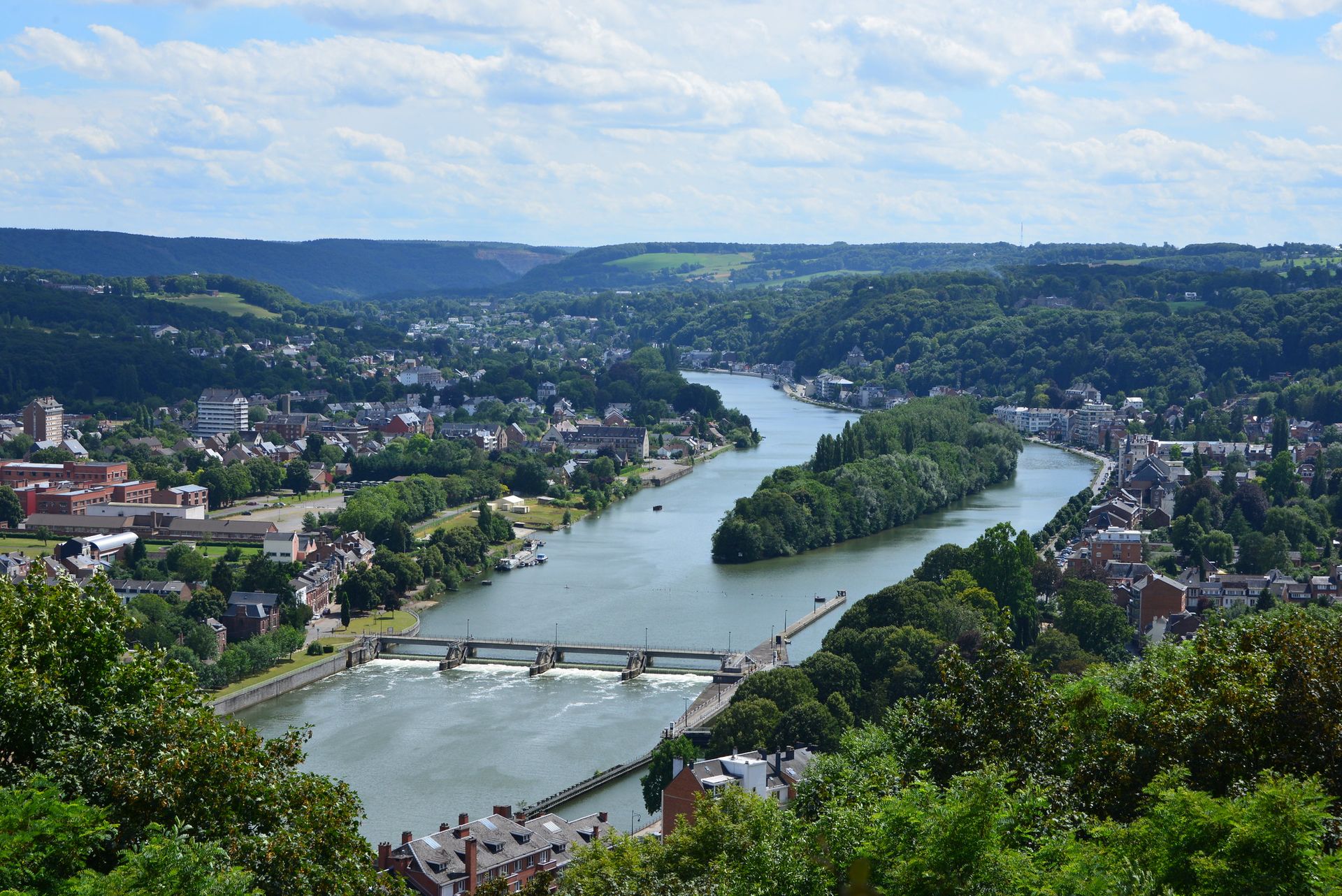 La Meuse et de la Semois toujours en alerte de crue, leurs niveaux sont en voie de normalisation La Meuse et de la Semois toujours en alerte de crue, leurs niveaux sont en voie de normalisation