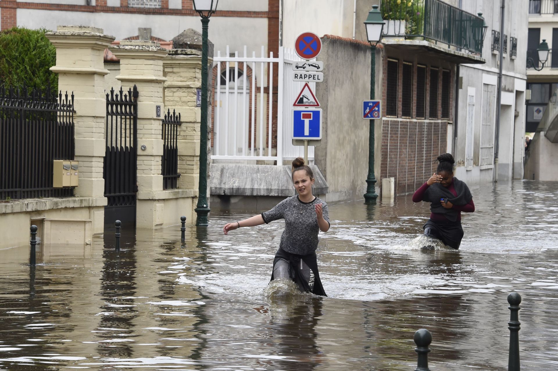 Pluies Diluviennes Et Nouvelles Inondations En France En Allemagne Et En Autriche
