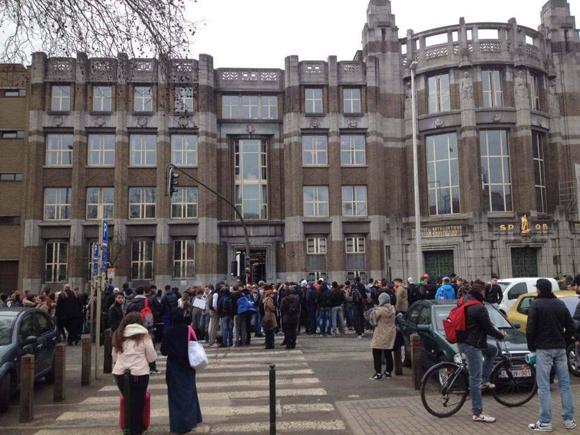 Alerte Levee A L Institut Des Arts Et Metiers A Bruxelles