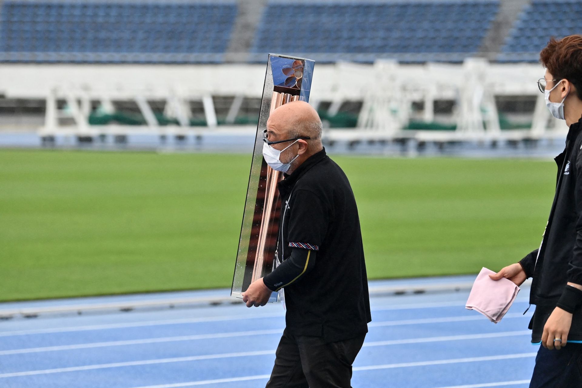 JO 2020 : la flamme olympique arrive à Tokyo pour un ...