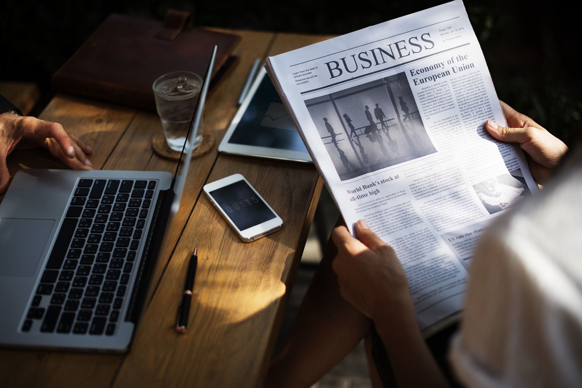 Le journalisme, de moins en moins rentable, peutil disparaître?