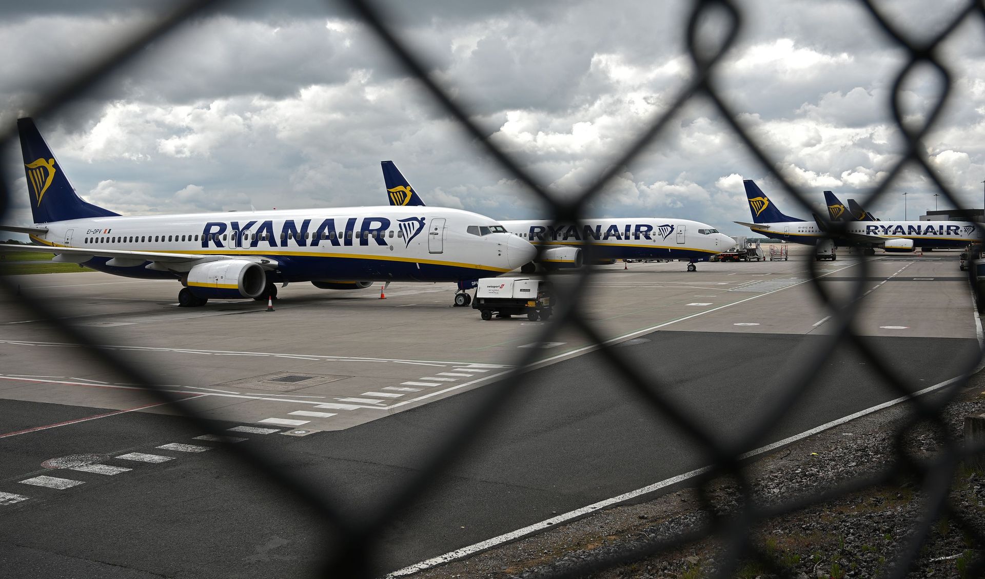 Coronavirus Et Aviation Ryanair Supprime 250 Emplois Dans Quatre De Ses Bureaux Europeens