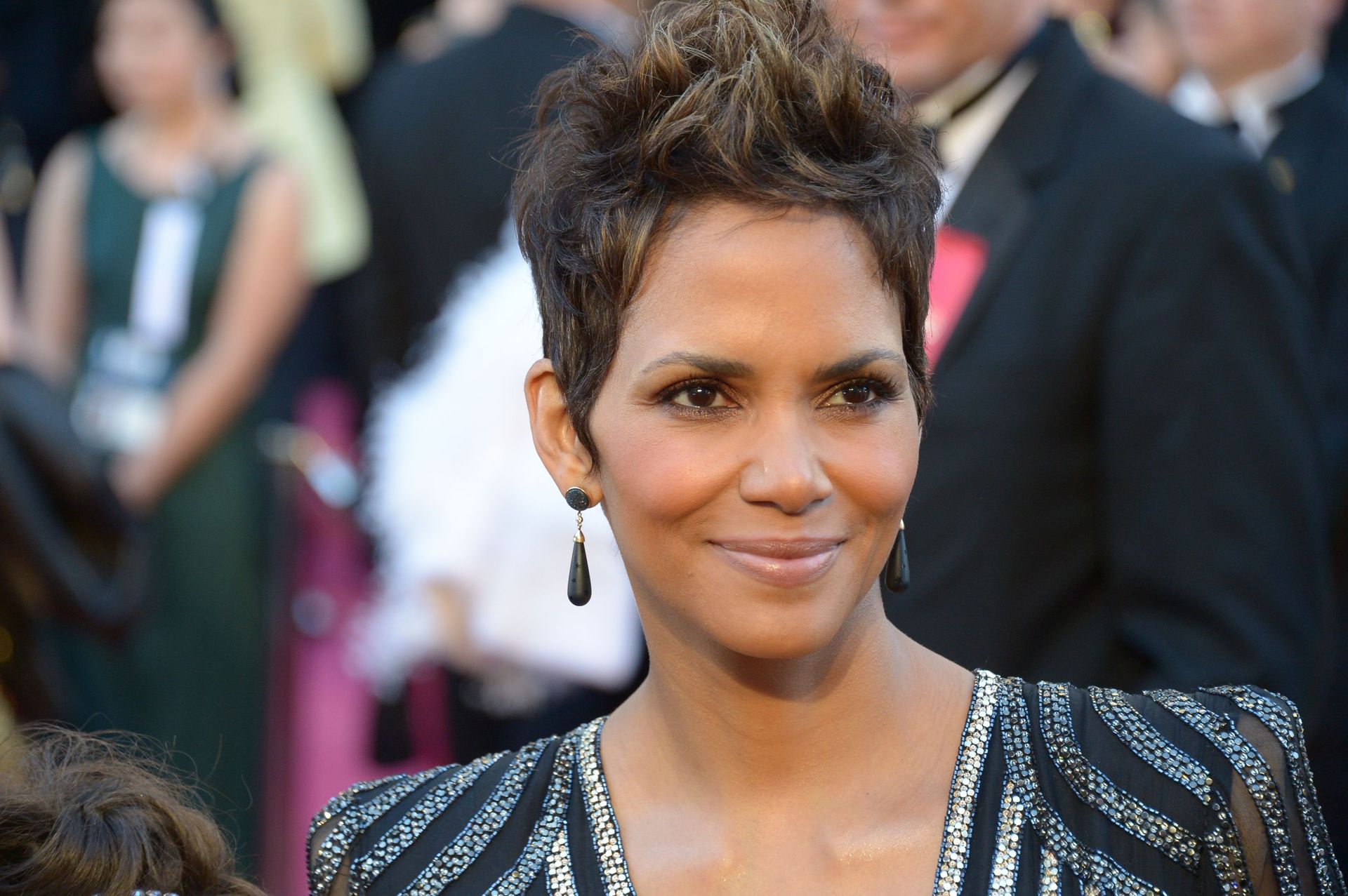 Mother La Comedie D Halle Berry Se Concretise