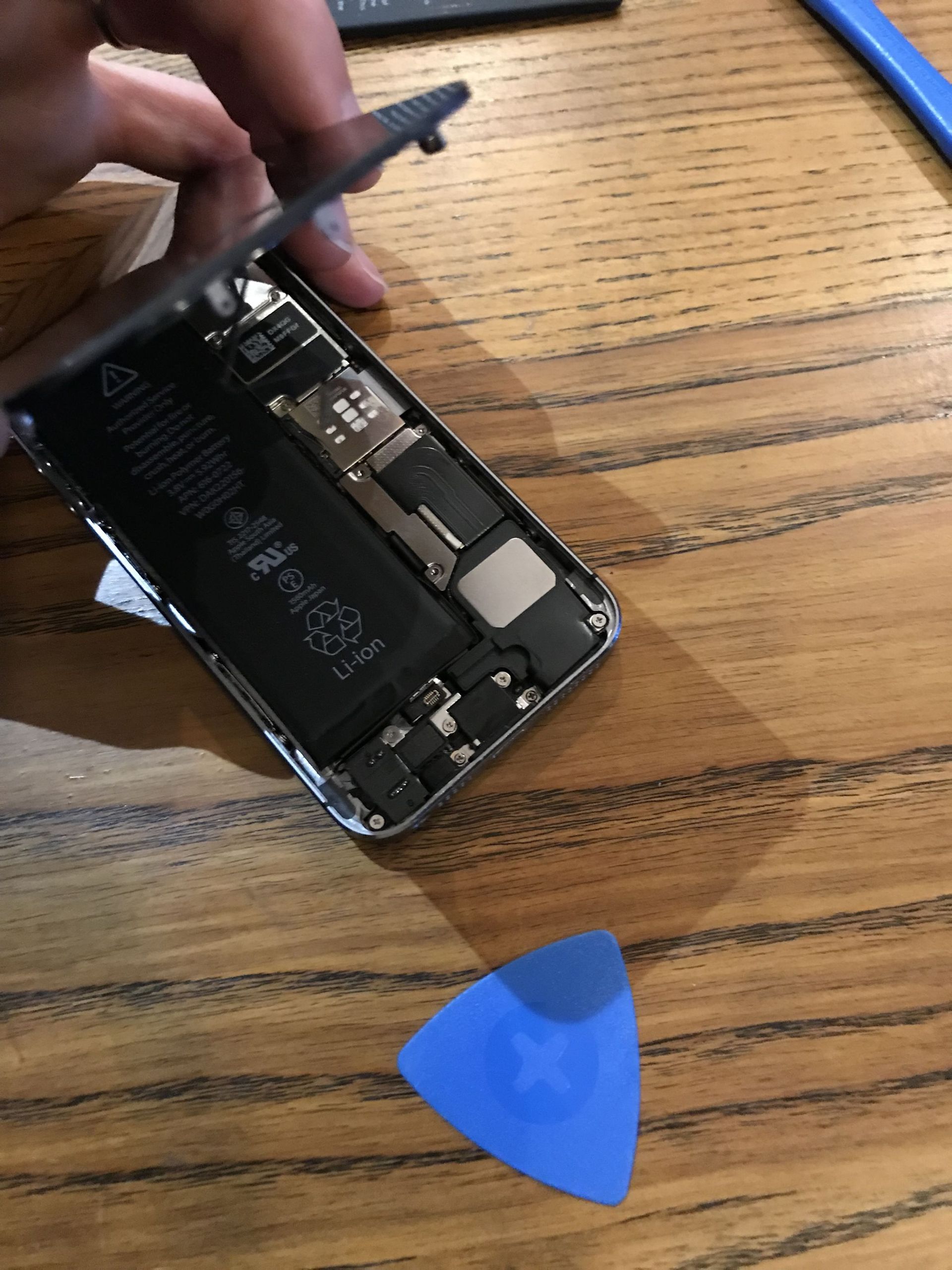 Changer soimême la batterie de son iPhone, c'est facile? Et ça