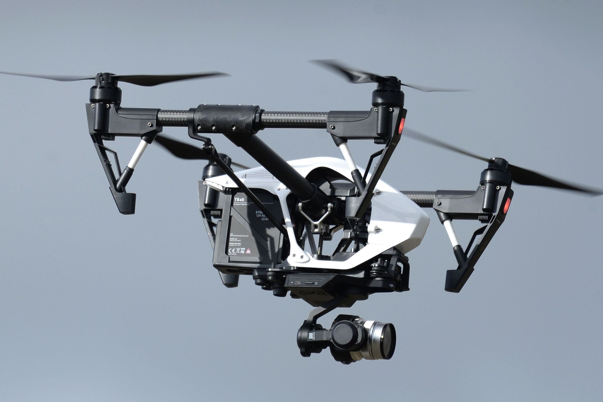 679 drones de classe 1 enregistrés en Belgique et 162 pilotes en ordre ...
