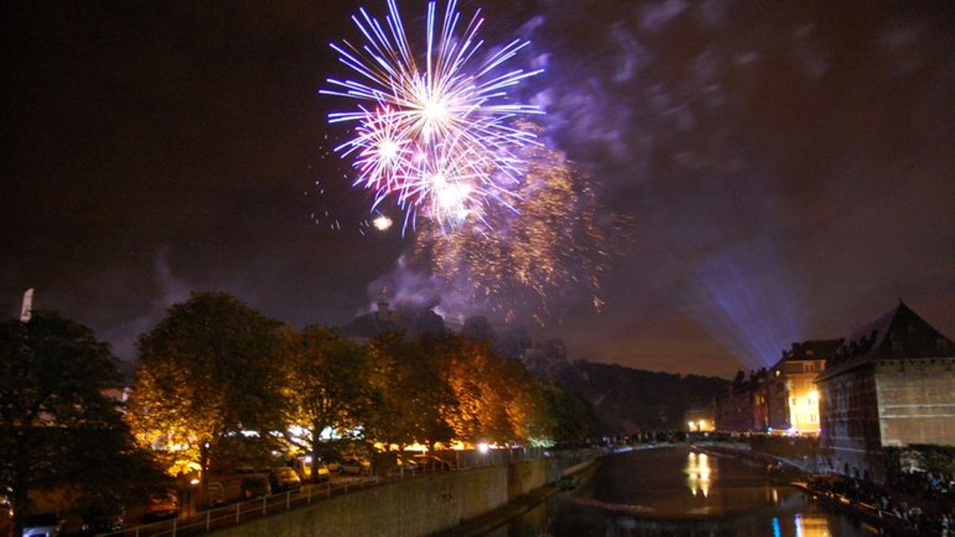 Journée de deuil national : le feu d'artifice de la fête ...