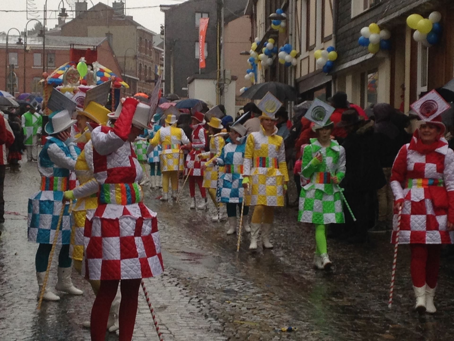 En ce dimanche de Carnaval en Wallonie, un Laetare haut en couleurs 