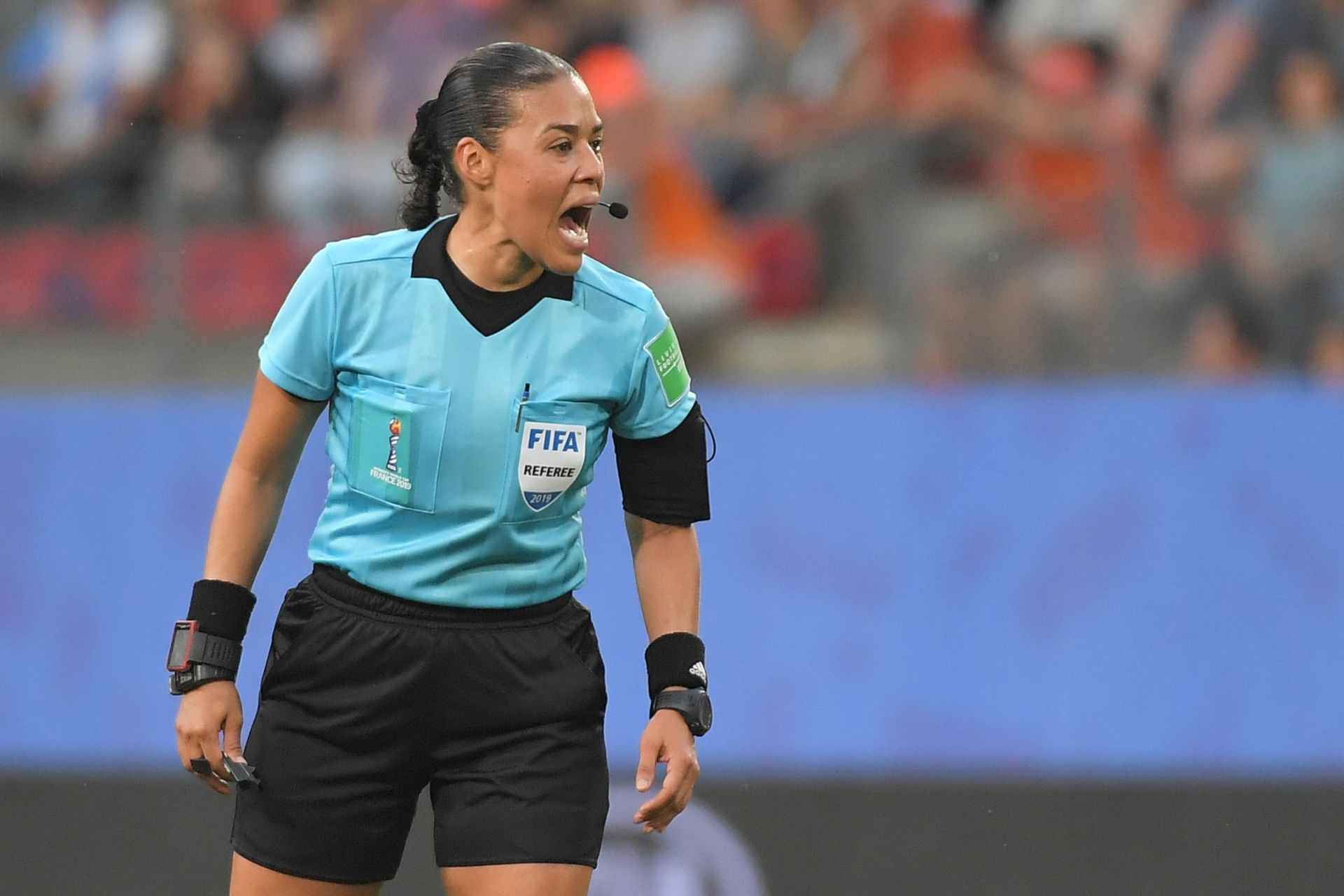Femmes Arbitres Au Sommet Apres Stephanie Frappart En Champions League Voici Edina Alves Au Mondial Des Clubs Femmes Arbitres Au Sommet Apres Stephanie Frappart En Champions League Voici Edina Alves Au Mondial Des Clubs