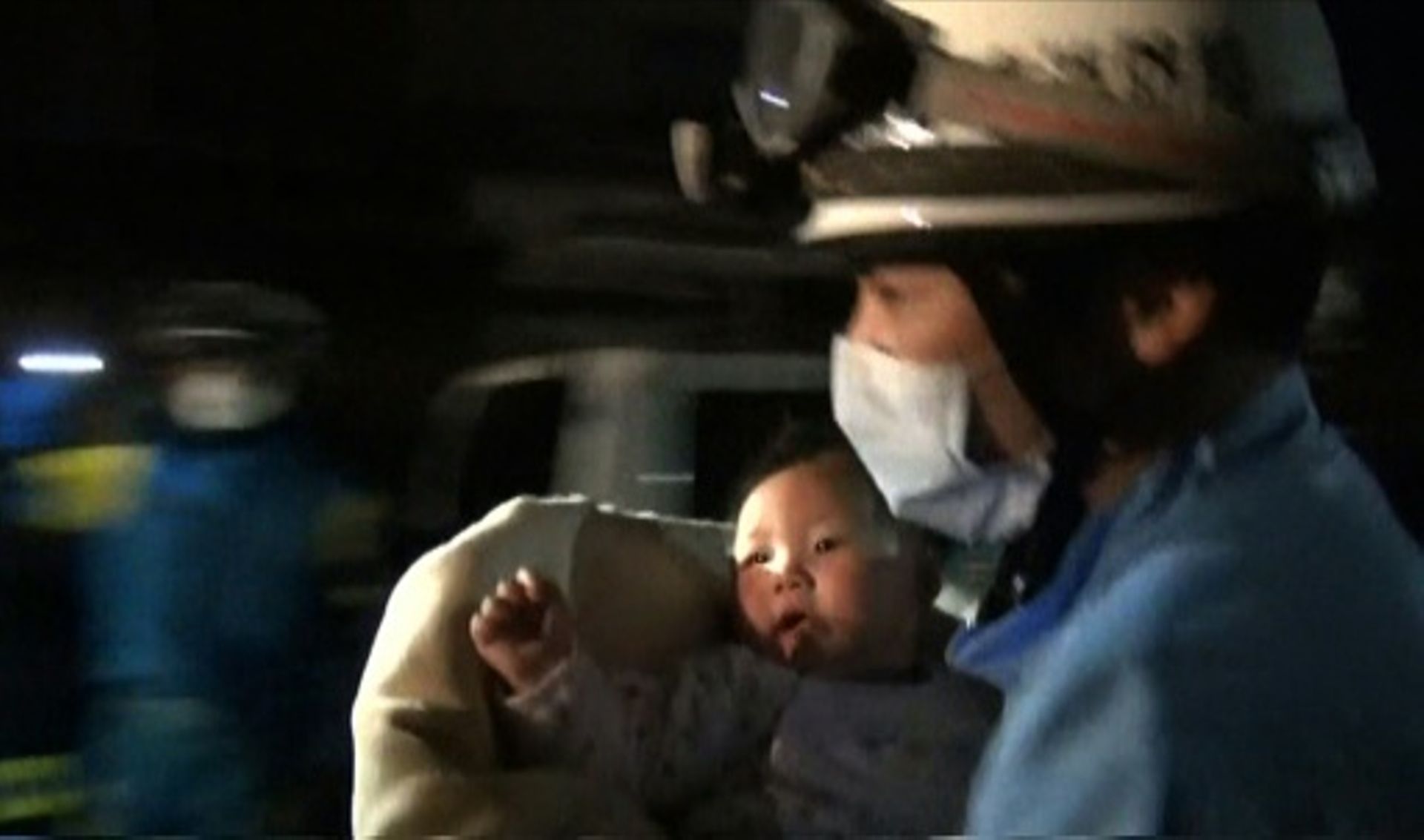 Seisme Au Japon Un Bebe De Huit Mois Sauve Des Decombres