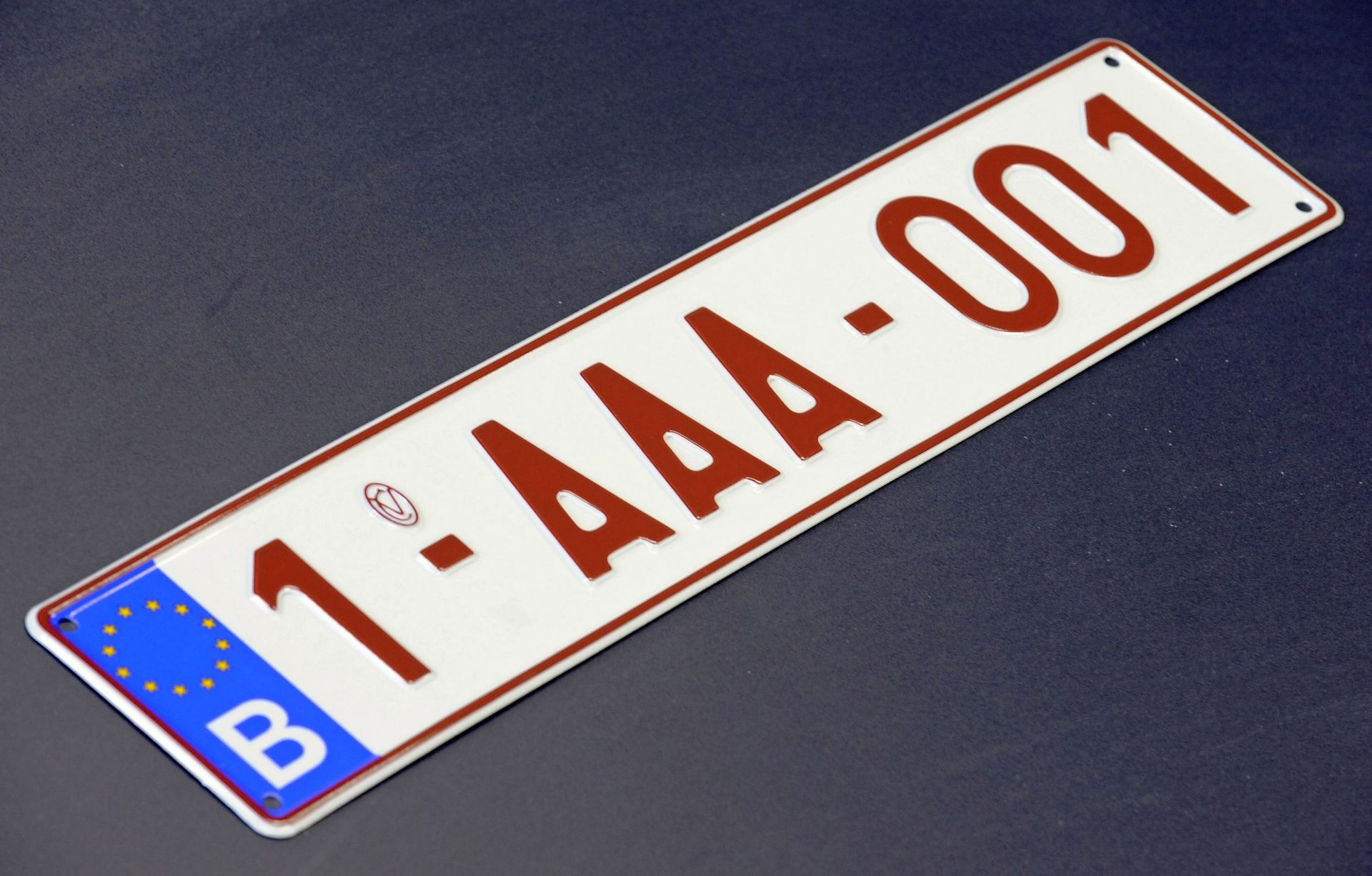 Que Signifie Les Plaques D Immatriculation Rouge Les nouvelles plaques d'immatriculation débutant par '2' seront sur les