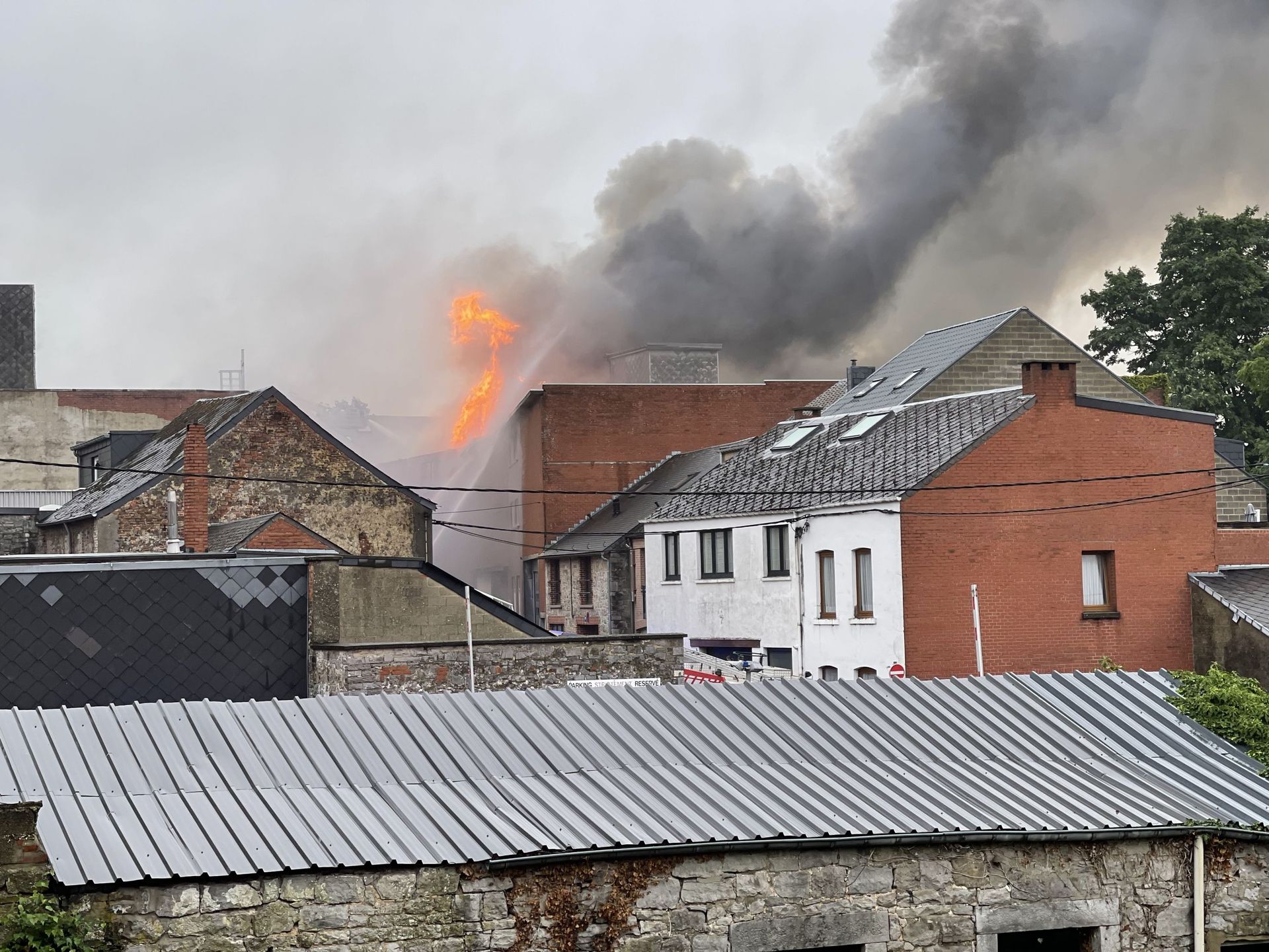 Important Incendie En Cours Dans Le Centre De Ciney