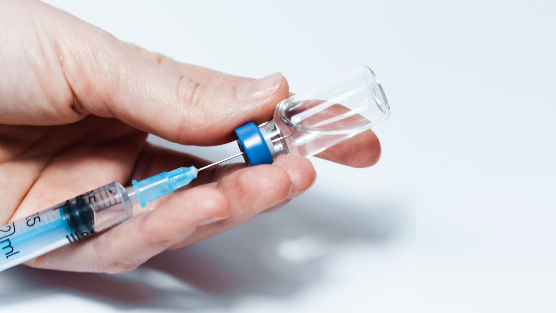 coronavirus le vaccin pour le covid 19 est il dangereux quels sont les arguments des anti vaccins