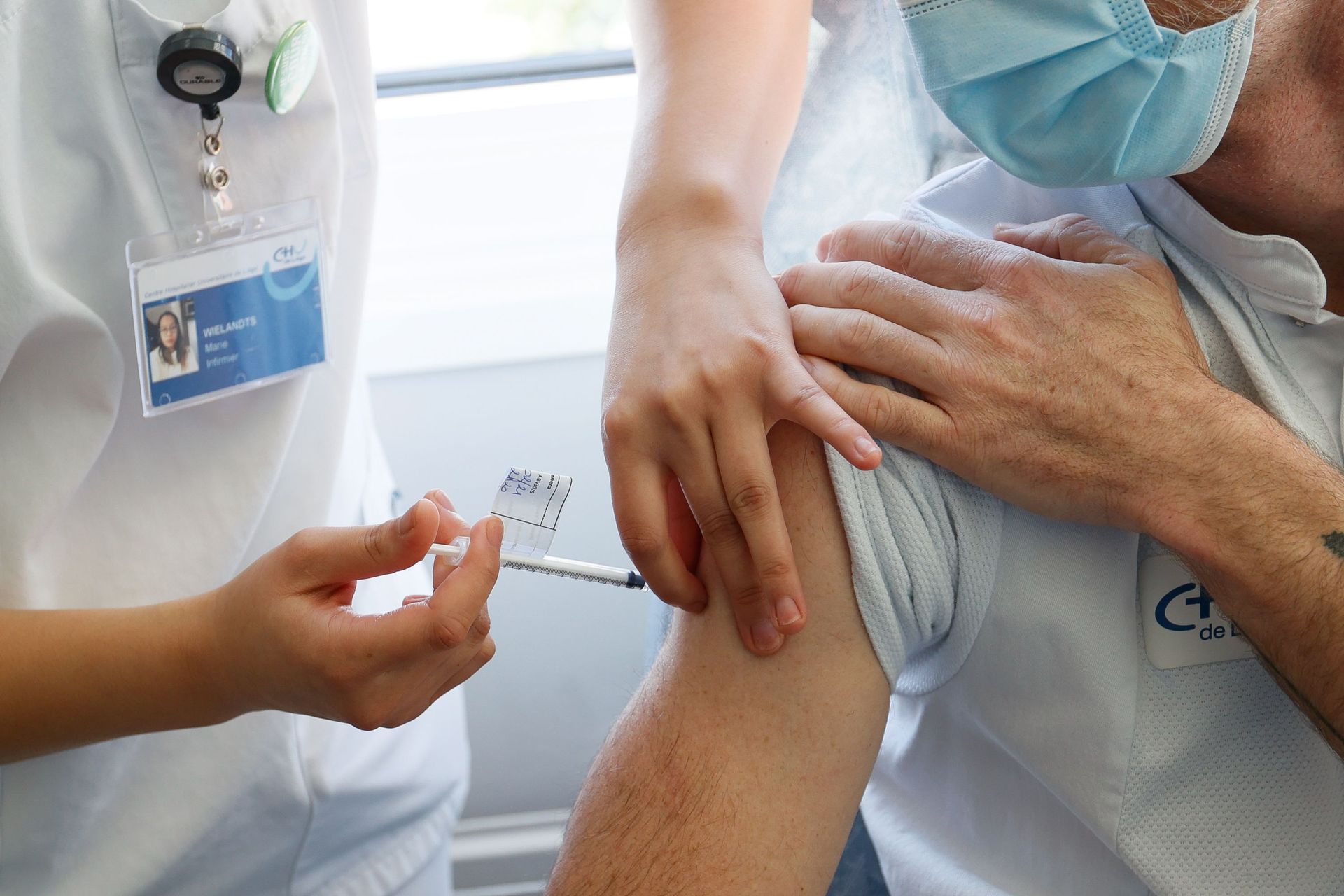 Je Ne Bande Plus Depuis Le Vaccin Coronavirus : le CHU et le CHR de Liège ne vaccinent plus et renvoient