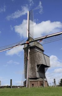 Le moulin de Soete, l'un des derniers moulins à vent sur pivot de la province de Hainaut. - Le moulin de Soete, l'un des derniers moulins à vent sur pivot de la province de Hainaut. -